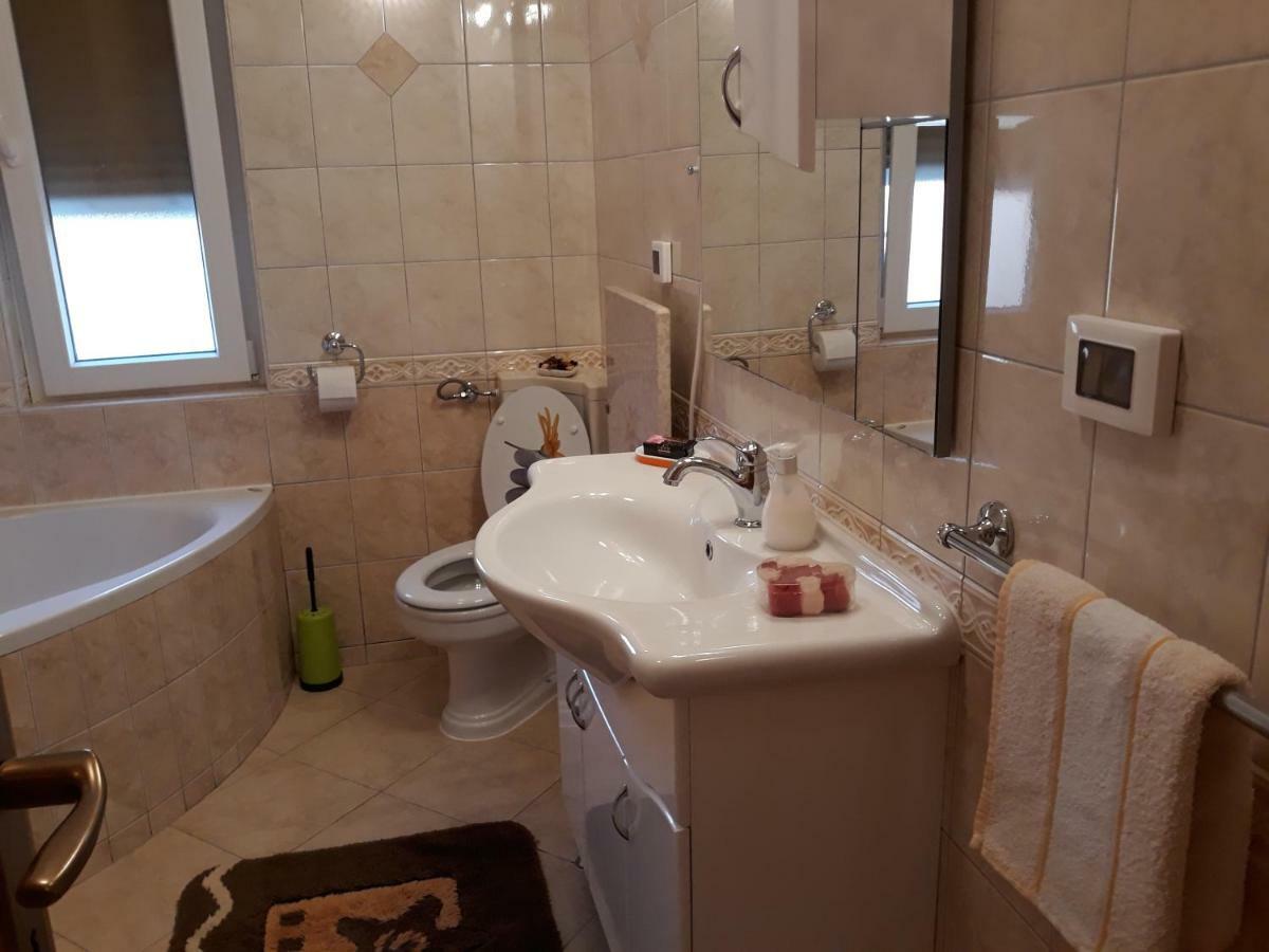 Apartment Matea Rovinj Bagian luar foto